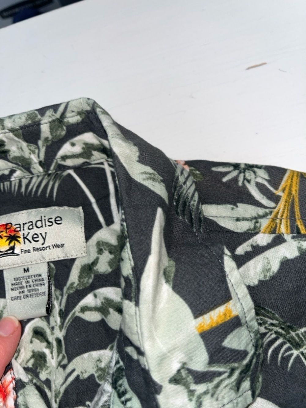 Men's Black Tropical Print Short-Sleeve Shirt size size medium all cotton - Picture 3 of 7
